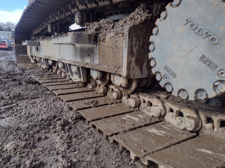 volvo-ec220e-lr-image-35