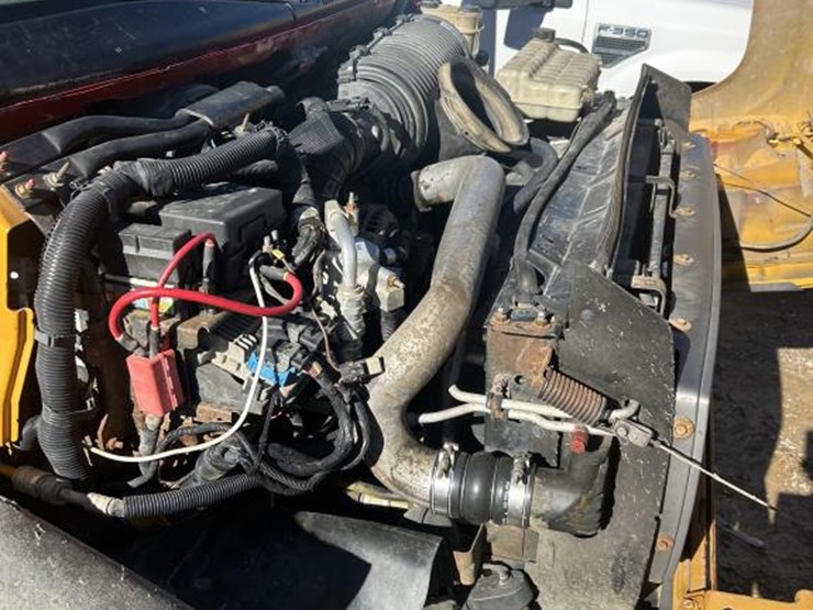 #1017-•-2005-chevrolet-c4500-service-truck-image-17