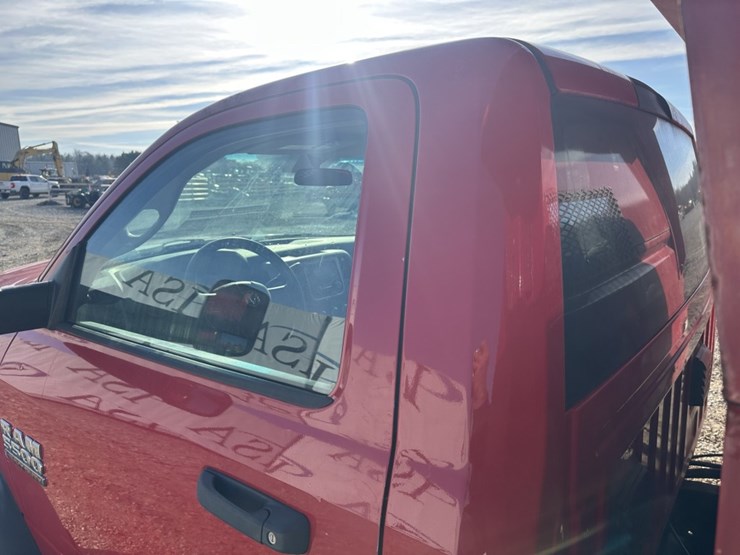 2015-dodge-ram-5500-image-22