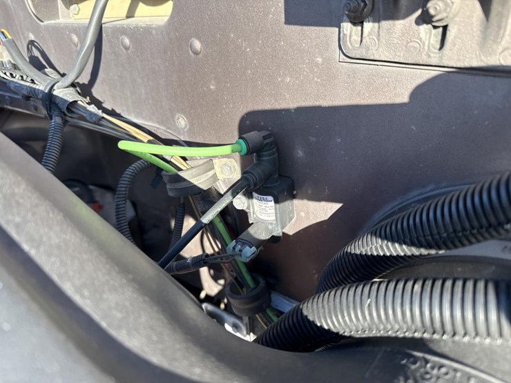 2012-peterbilt-389-image-14