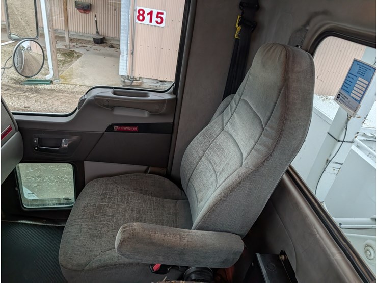 2012-kenworth-t370-image-22