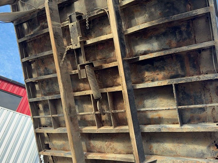 1999-mack-cl713-image-48