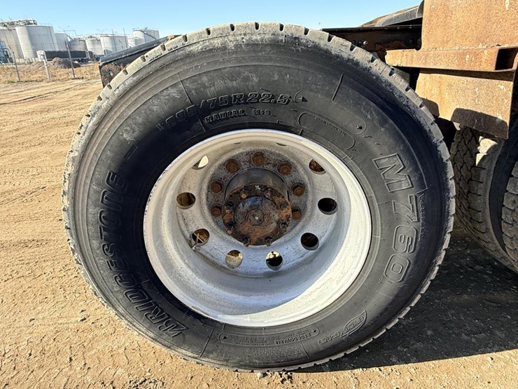 2017-international-prostar-image-36