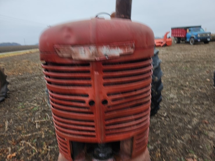 1940-farmall-m-gas-tractor-image-11