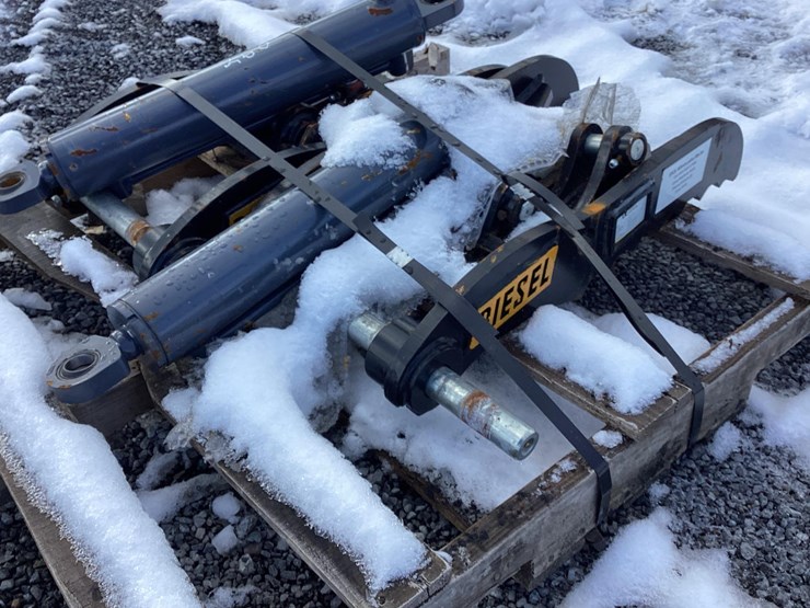 caterpillar-303-image-1