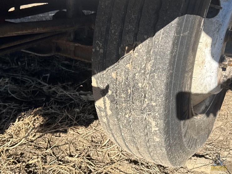 2007-volvo-vnl-semi-truck-image-15