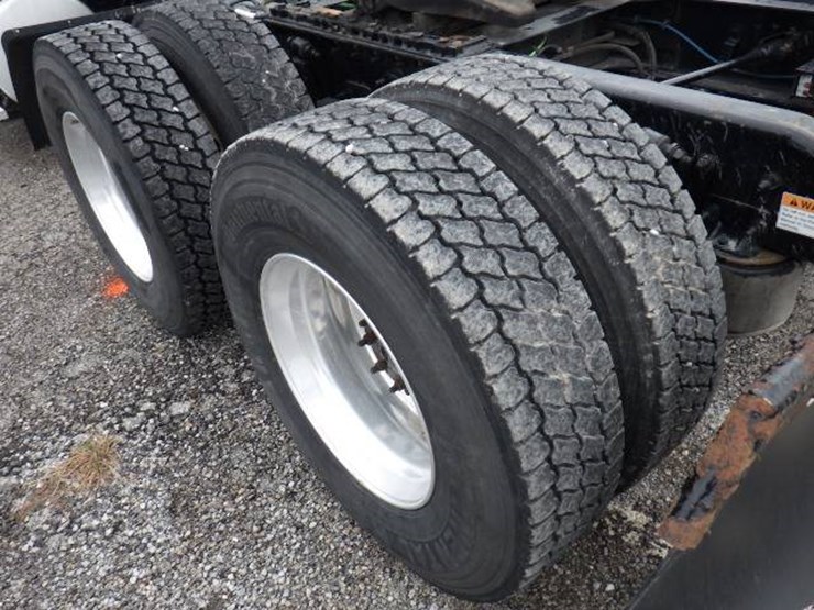 freightliner-cascadia-125-image-12