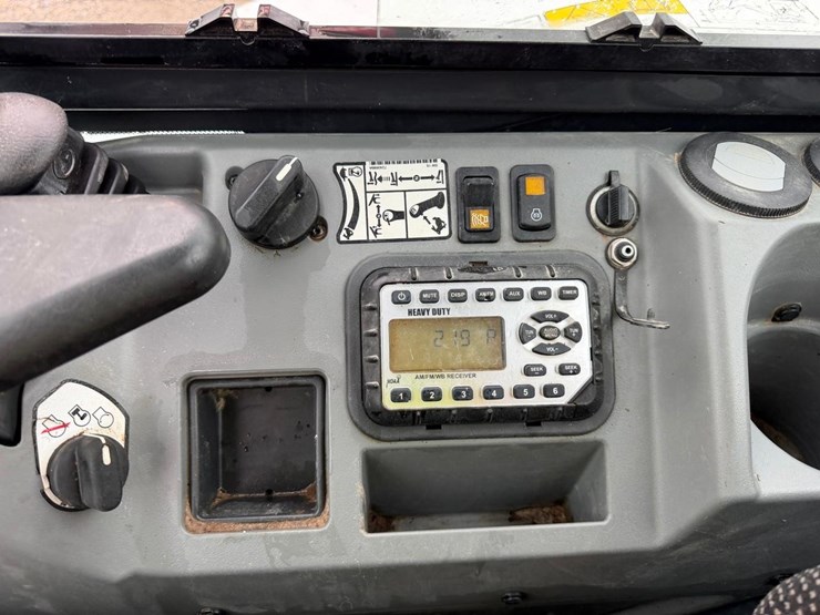 2022-bobcat-e50-image-33