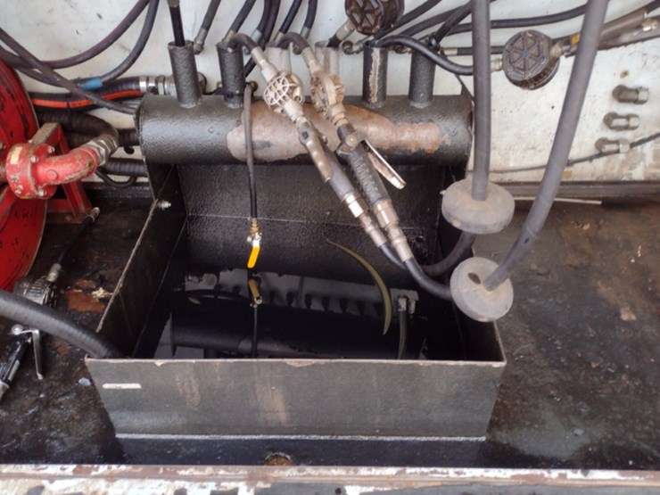 peterbilt-365-image-37