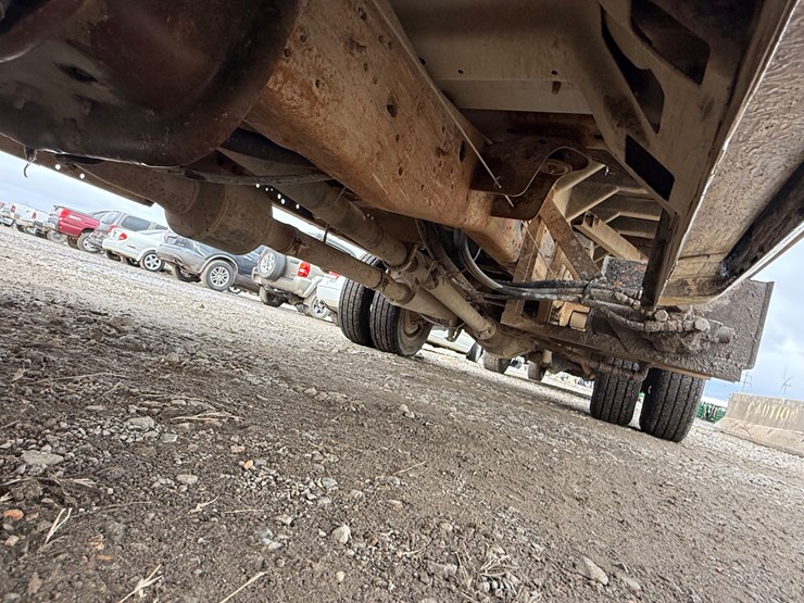 2005-ford-f350-image-22