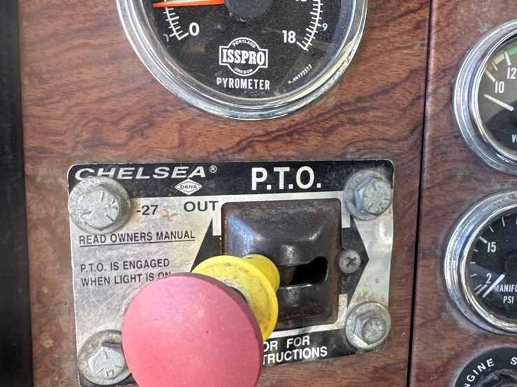 1996-peterbilt-379-image-22