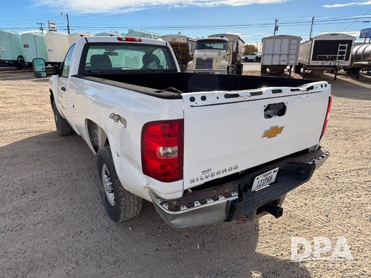 2010-chevrolet-silverado-2500hd-image-7