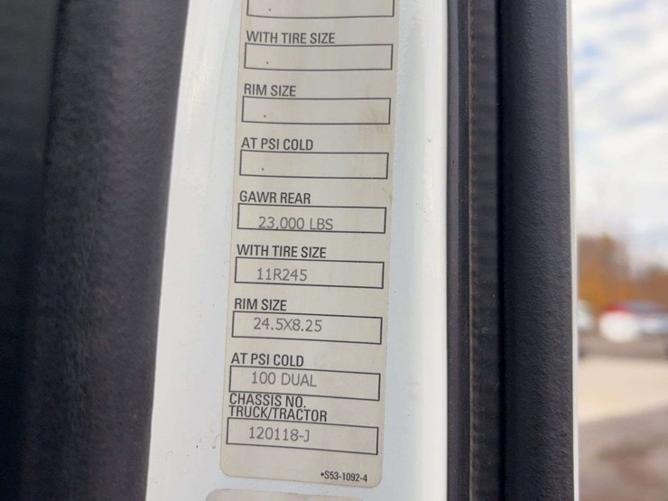 2016-kenworth-t880-image-68