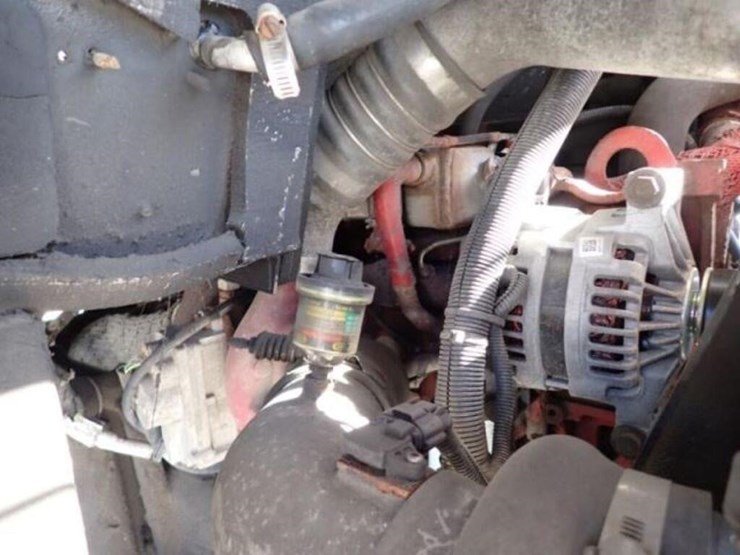 2013-freightliner-mt55-image-33