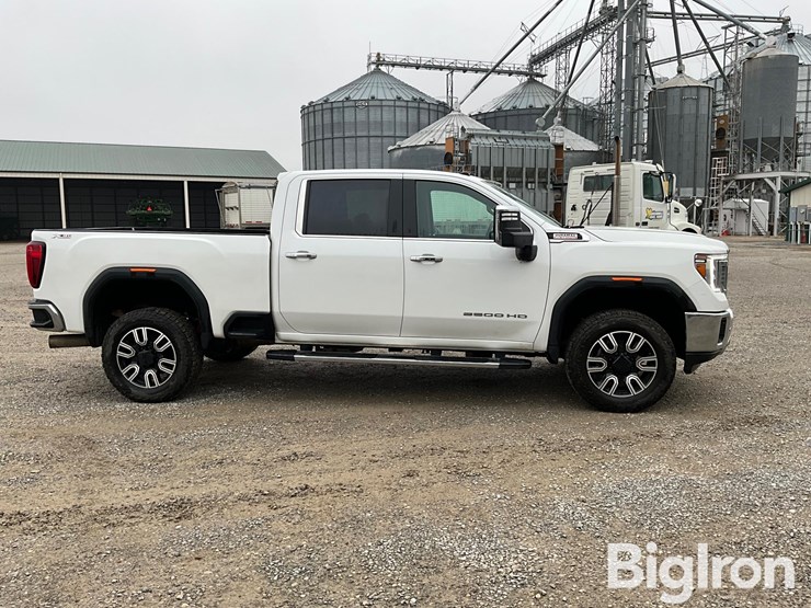 2022-gmc-sierra-2500-image-4