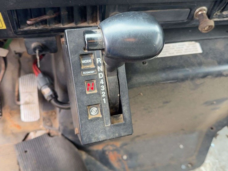 2001-international-4700-image-21