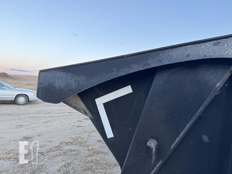 side-dump-industries-16ft-well-truck-mount-image-8