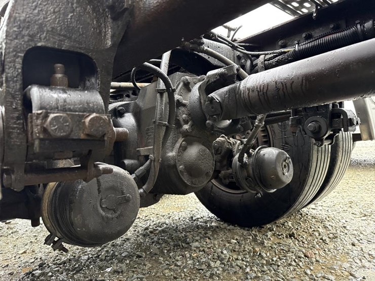 1999-peterbilt-379-image-51