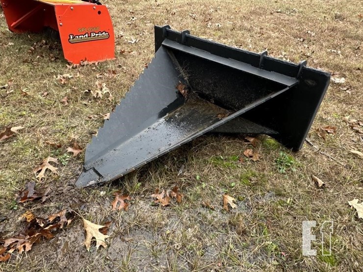 skid-steer-stump-bucket-image-1