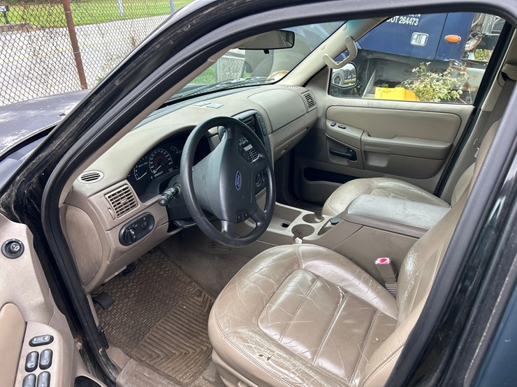 ford-explorer-xlt-image-6