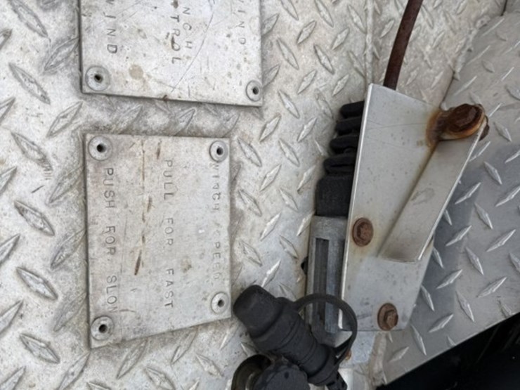 2011-ford-f550-image-11