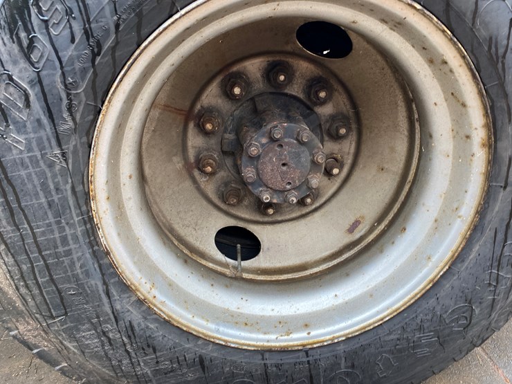 international-4700-image-24