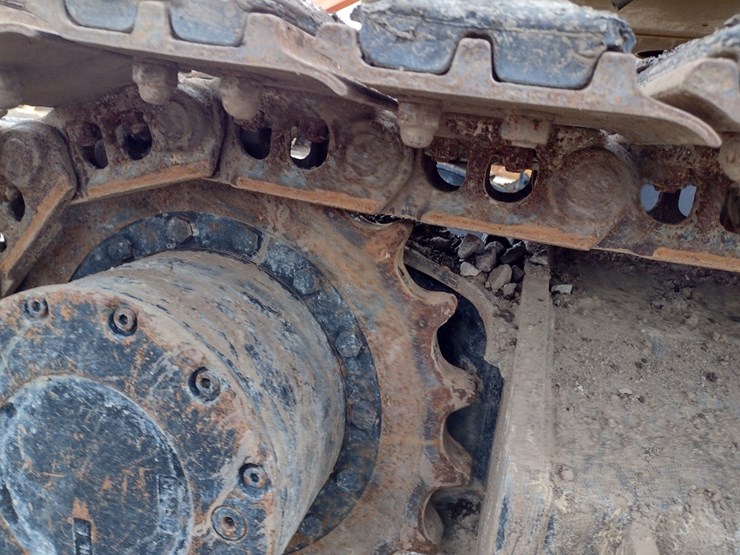 caterpillar-315-gc-image-22