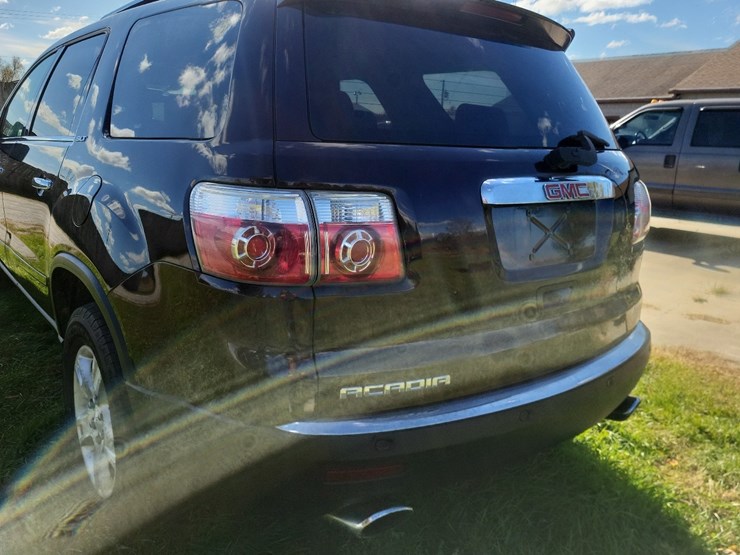 gmc-acadia-slt-image-21