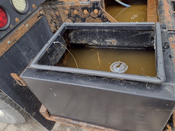 freightliner-122sd-image-38