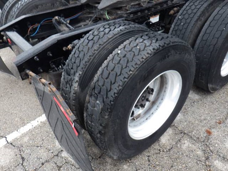 2019-freightliner-cascadia-125-image-14