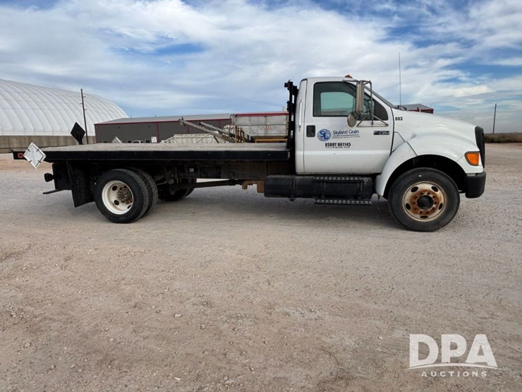 ford-f750-image-3