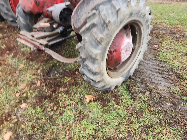 farmall-b-gas-tractor-image-6