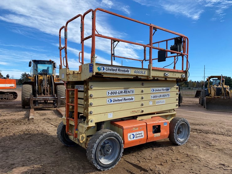 2017-jlg-4069le-image-1