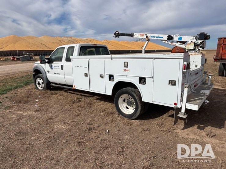 2011-ford-f550-image-13