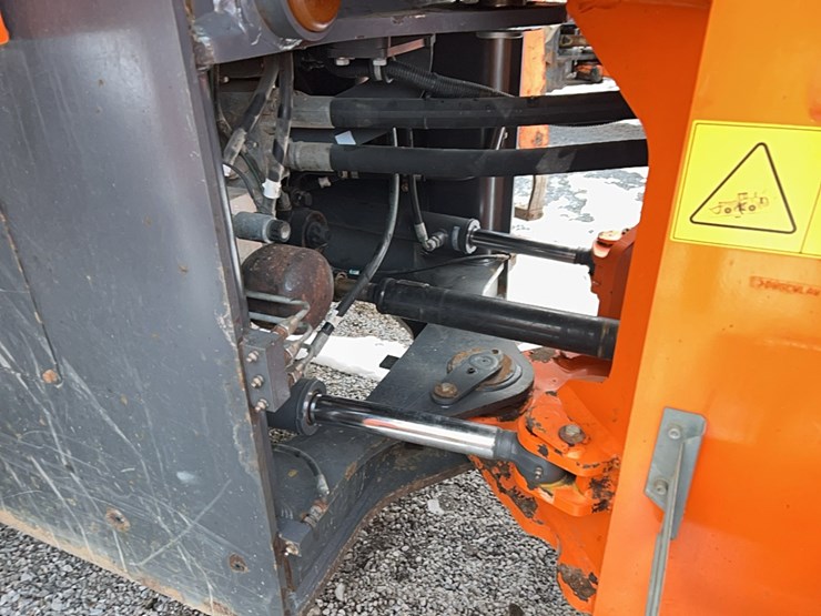 2015-doosan-dl250-3-image-13