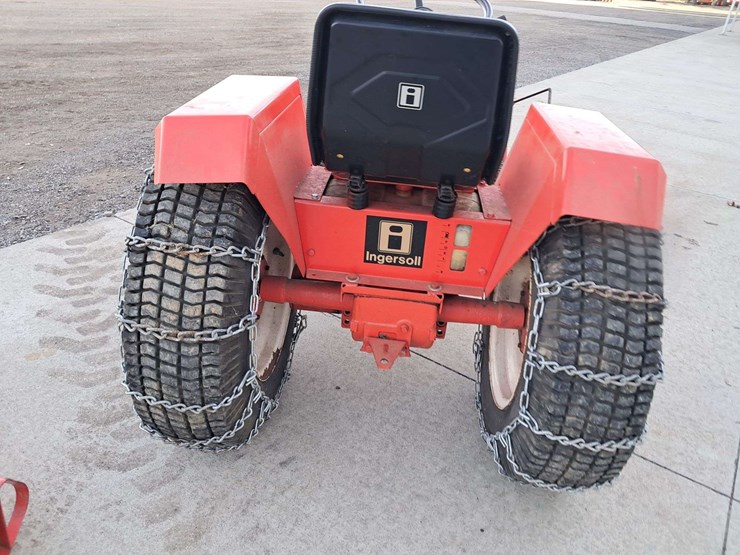 case-444-compact-tractor-image-4