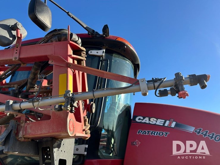 case-ih-patriot-4440-image-27