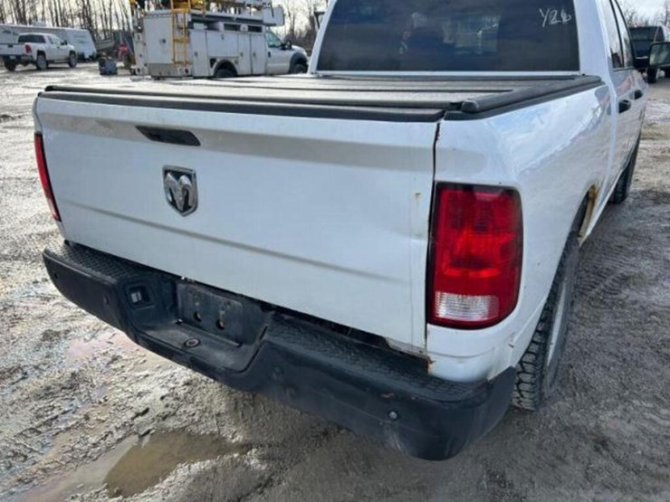 2016-dodge-1500-image-36