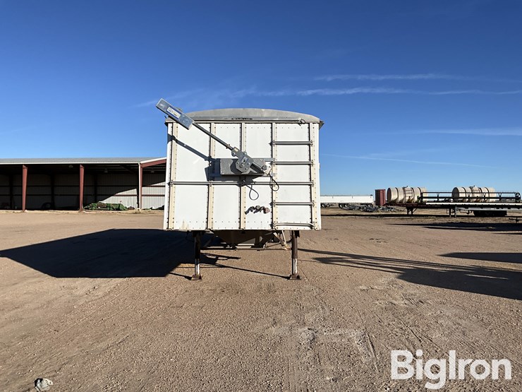 1989-merritt-82-1143-002-43’-t/a-grain-trailer-image-2