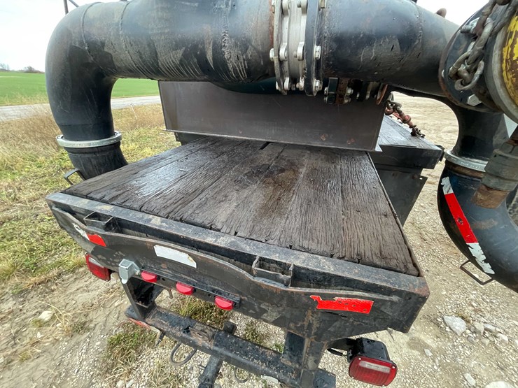 international-4900-image-35