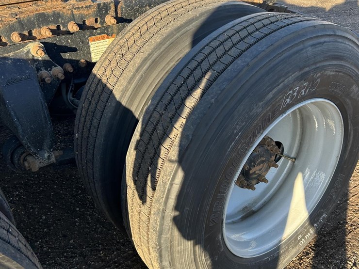 2012-freightliner-cascadia-125-image-36