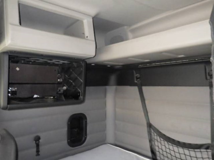 freightliner-cascadia-126-image-22