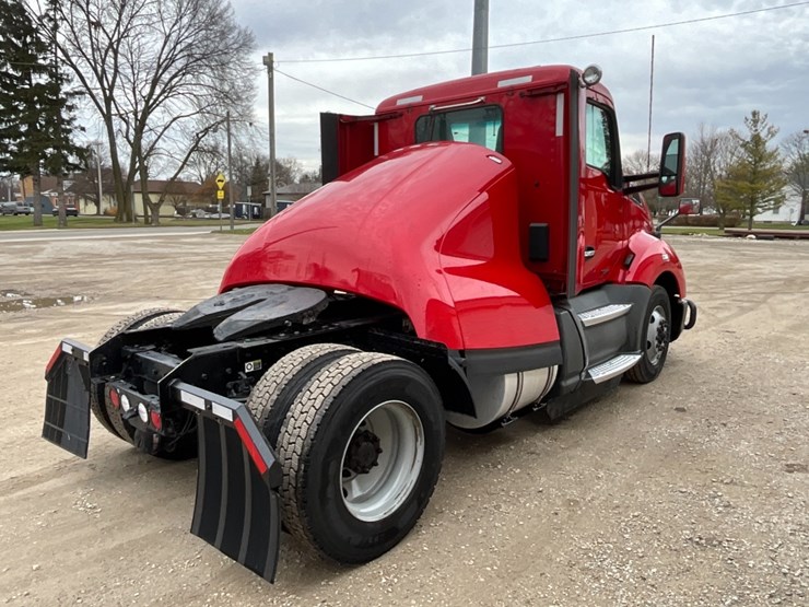 2020-kenworth-t680-image-12