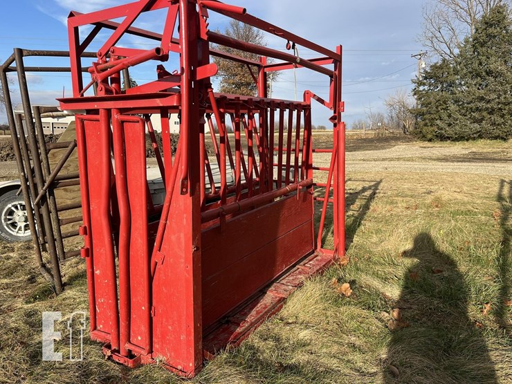 homemade-livestock-chute-image-1