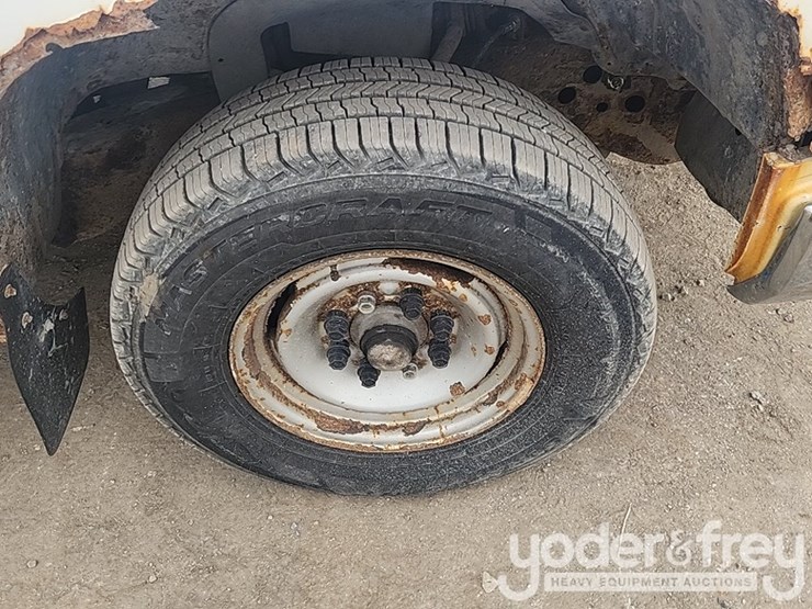 2000-chevrolet-2500-image-9