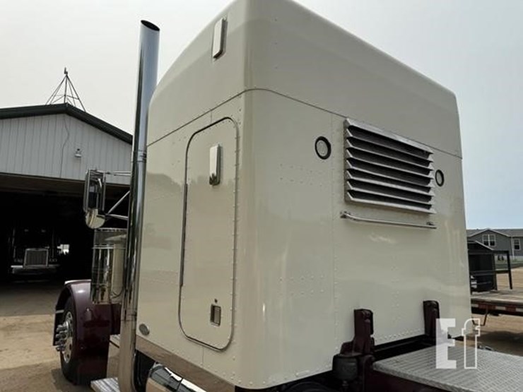 2002-peterbilt-379-image-9