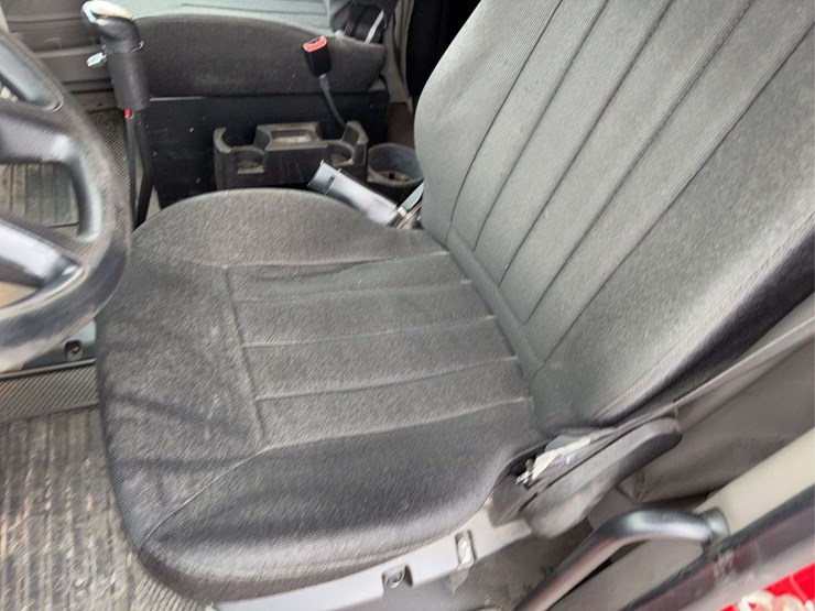 2019-peterbilt-579-image-46