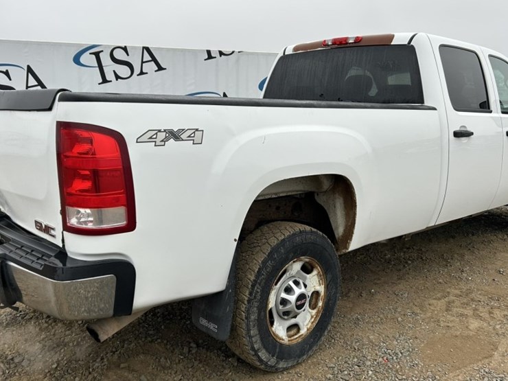 2011-gmc-2500-image-5