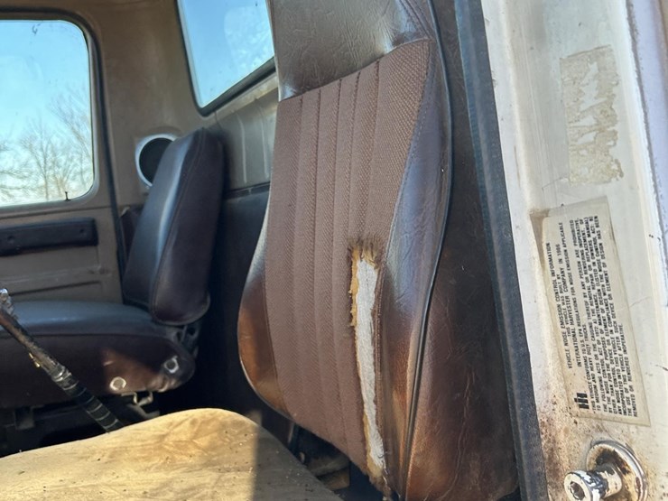 1986-international-f2375-image-18