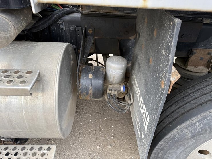 2014-kenworth-t800-image-26